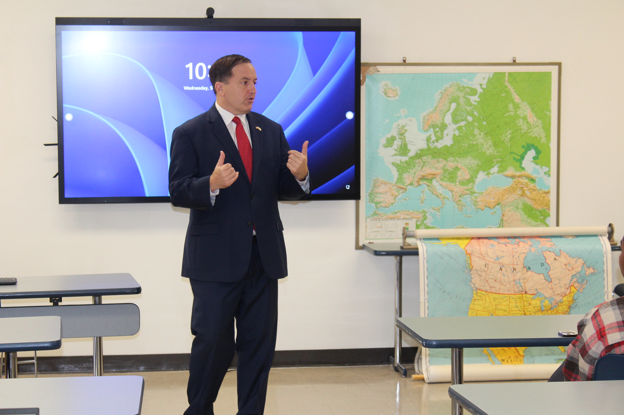 Secretary of State Jay Ashcroft visits Dr. Dorssom's class.