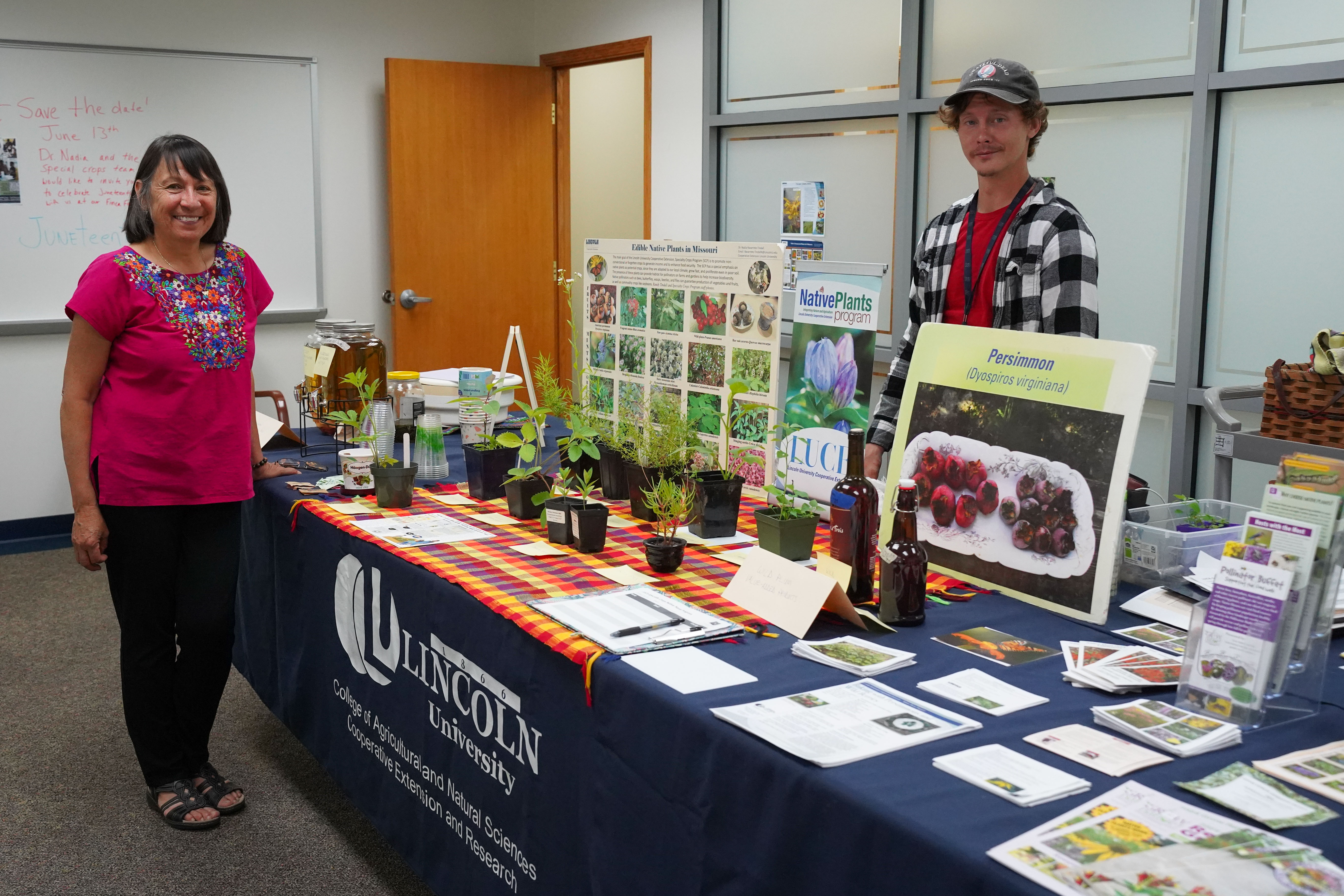  Lincoln University State Extension Specialist Dr. Nadia Navarrete-Tindall has published an article titled “Garden-Grown Missouri Edibles for Fall Dining” on deeproots.org.