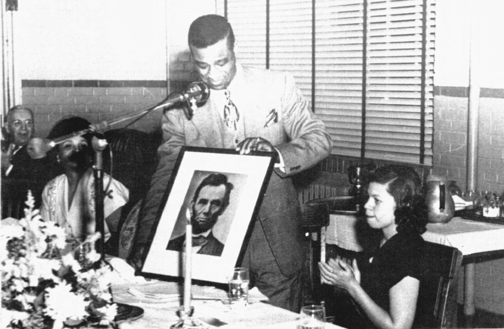 Dr. Sherman D. Scruggs, Lincoln’s 11th president, acknowledges a portrait of Abraham Lincoln at the Annual Founders’ Day Banquet in 1950. From left to right: Mrs. Lela Knox Shanks ’49, Dr. Scruggs and Mrs. Scruggs. 